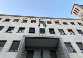 La llamada de auxilio centra la primera sesión del juicio por el crimen de Vícar