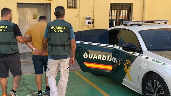 Detenido en Roquetas de Mar un hombre por tres robos con violencia en la zona de las 200 Viviendas