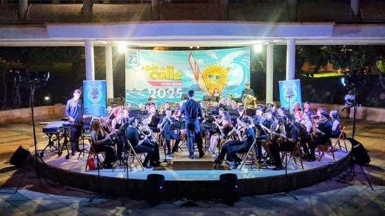 La Banda de la Unión Musical Roquetas de Mar celebra su 30 aniversario con una gala especial