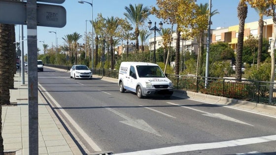 La Policía Local de Vícar inspecciona 79 furgonetas con una campaña de control