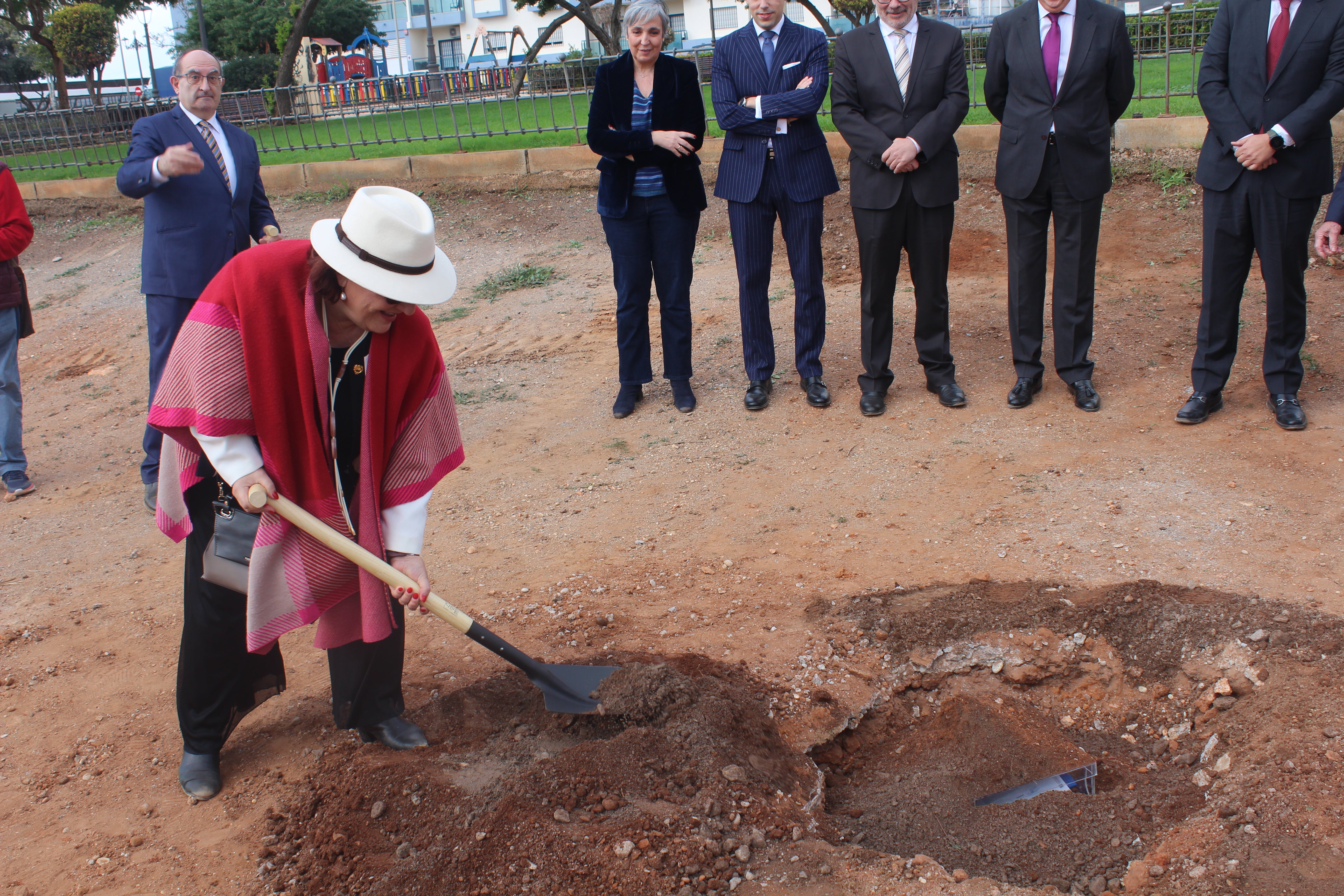 La primera piedra de la futura sede judicial de Roquetas, en imágenes