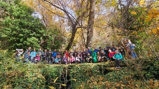 Medio centenar de senderistas vicarios disfrutan de tres pueblos de la Alpujarra granadina