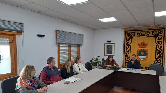 La Mojonera cumple una sentencia pendiente desde 2014 y regulariza una permuta aprobada en 2007