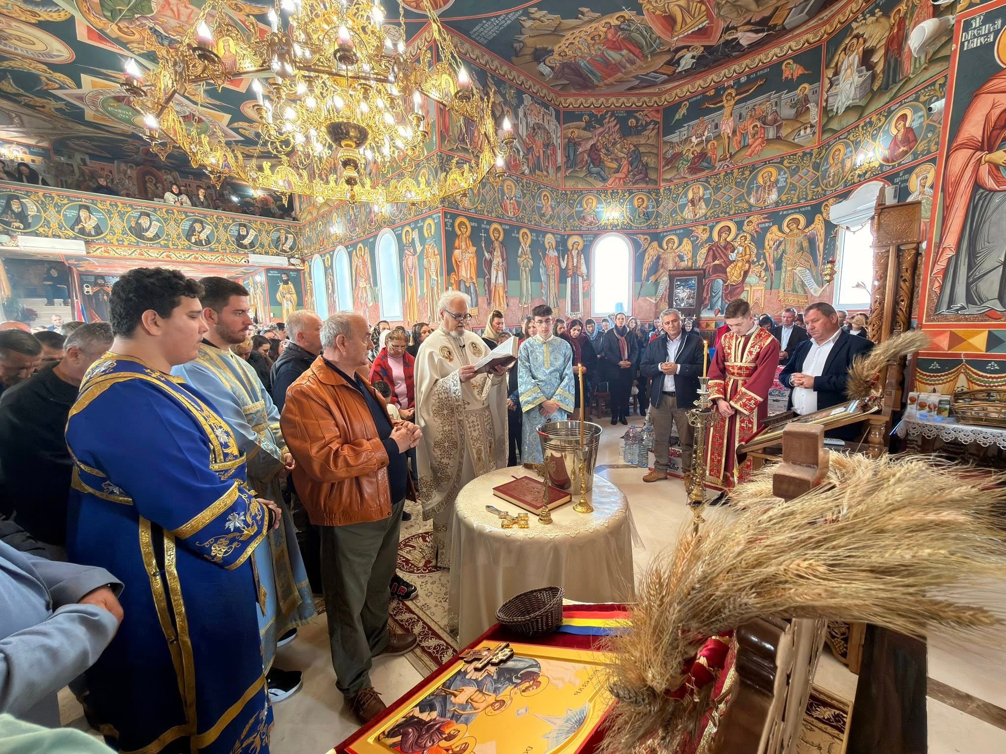 La Iglesia Ortodoxa Rumana de Roquetas celebra la misa del Bautismo del Señor