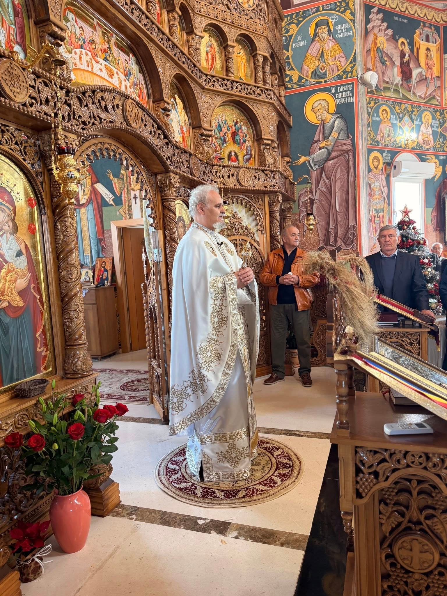La Iglesia Ortodoxa Rumana de Roquetas celebra la misa del Bautismo del Señor