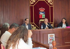 El Pleno se celebraba en el Ayuntamiento de Vícar antes de que diera comienzo la Semana Santa.