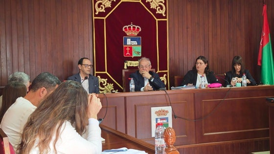 Vícar saca adelante una propuesta para reducir a cero la fiscalidad de agricultores