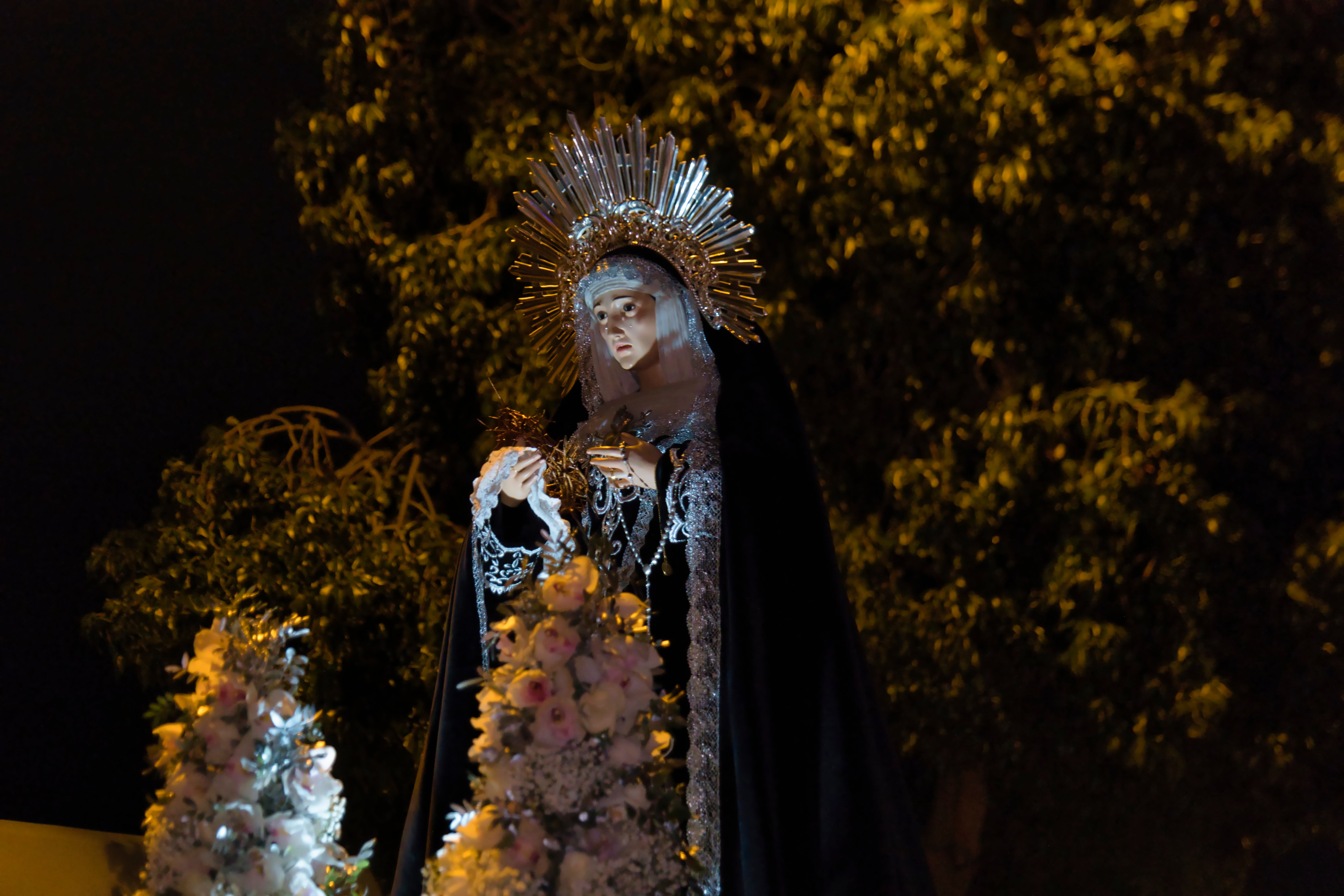 Roquetas se vuelca con el inicio de Semana Santa en El Solanillo