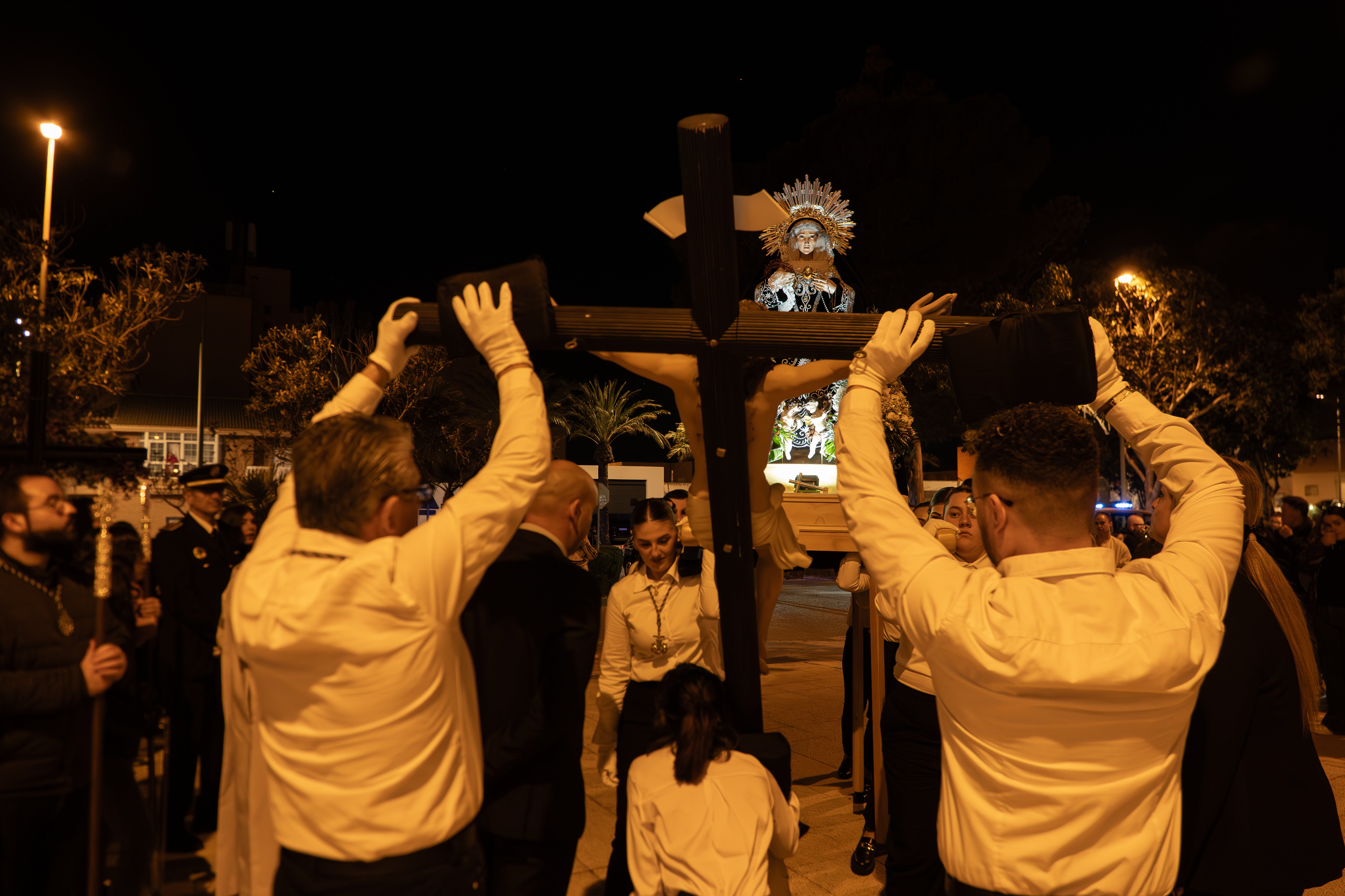 Roquetas se vuelca con el inicio de Semana Santa en El Solanillo