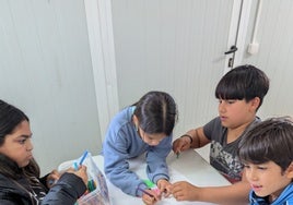 Vícar realiza una campaña para sensibilizar sobre el ahorro del agua entre la comunidad gitana