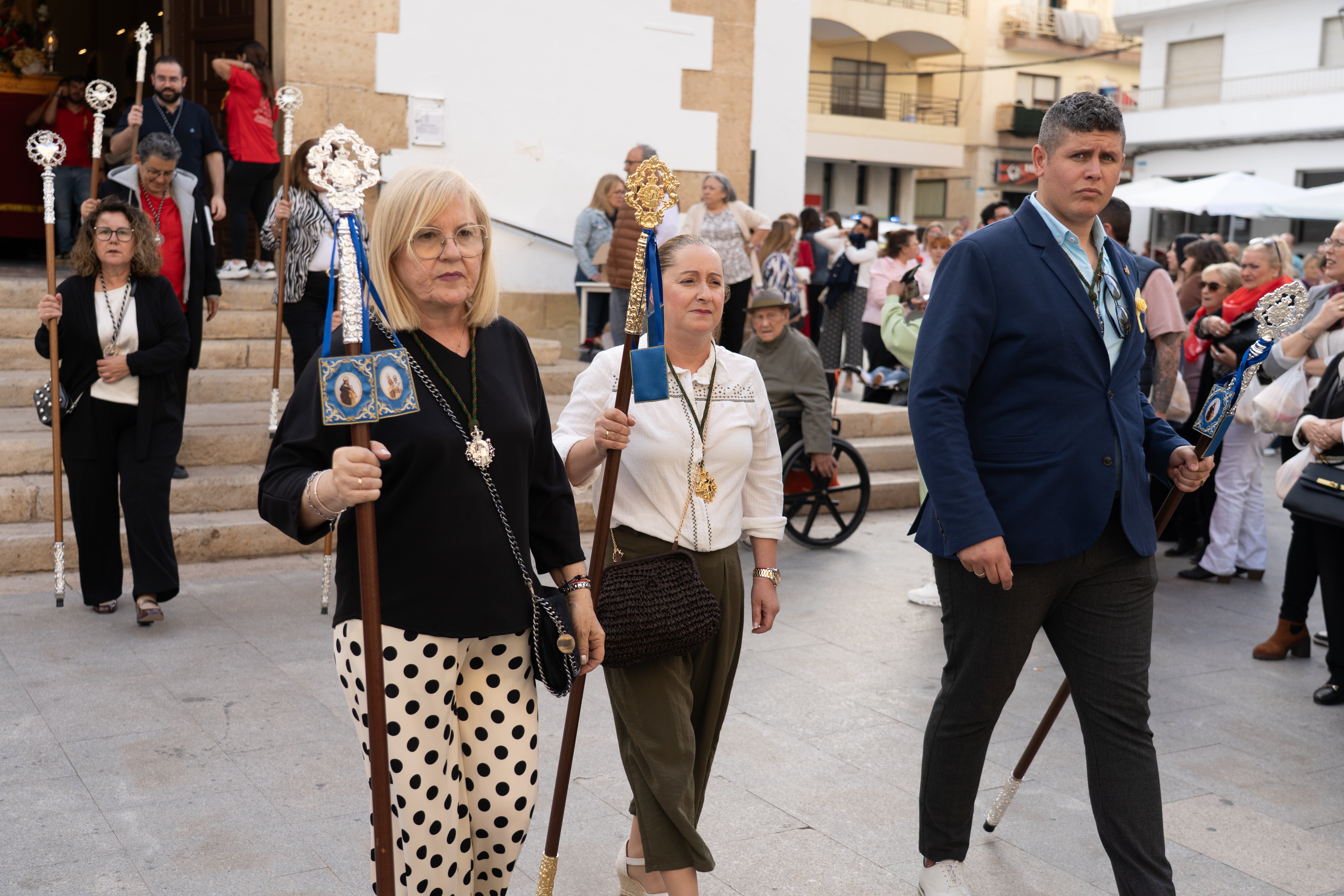San Marcos recorre en procesión las principales calles de Roquetas, en imágenes