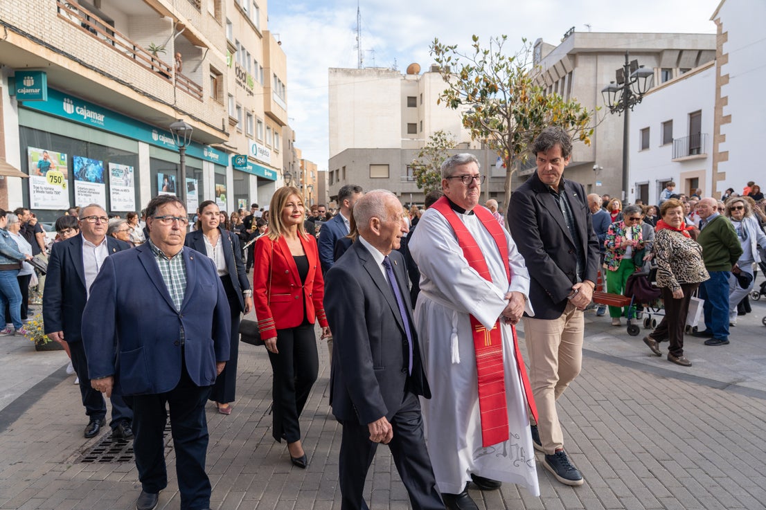 San Marcos recorre en procesión las principales calles de Roquetas, en imágenes