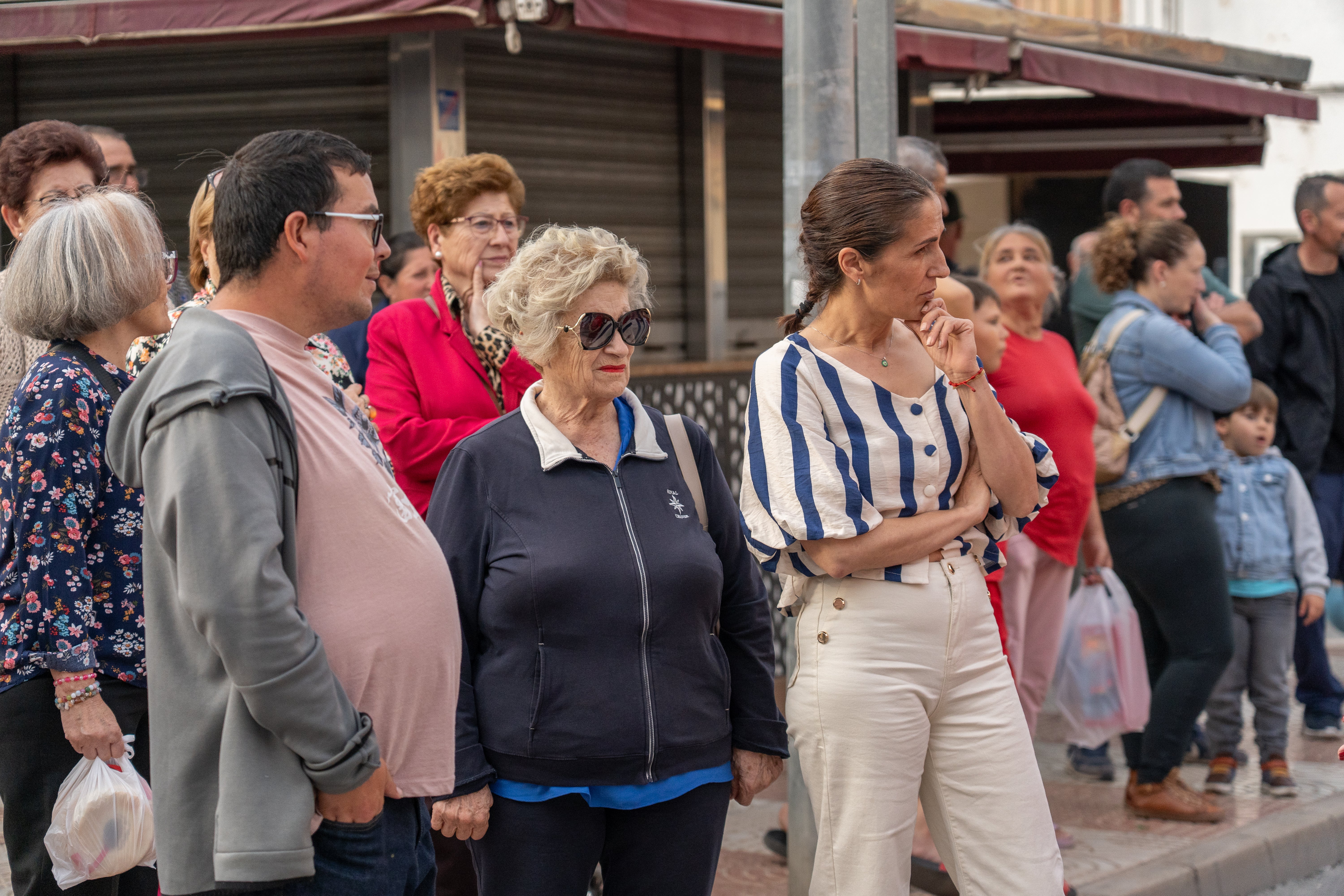 San Marcos recorre en procesión las principales calles de Roquetas, en imágenes