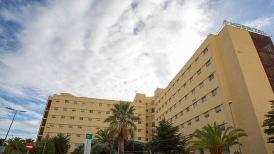 Fallece el trabajador herido al reventar un neumático en Roquetas de Mar
