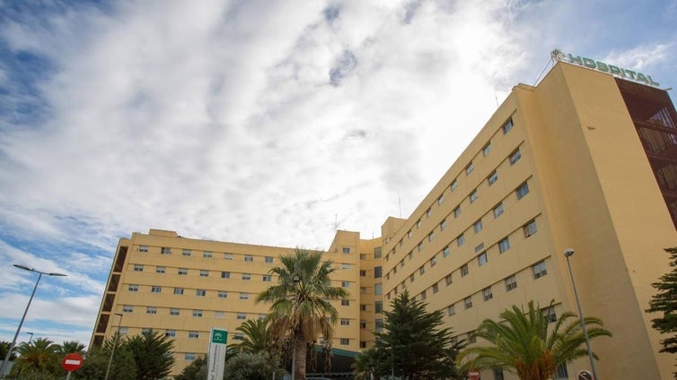 Fallece el trabajador herido al reventar un neumático en Roquetas de Mar