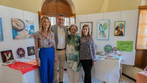 Eleonora Bulgakova expone sus nuevas creaciones en el Castillo de Santa Ana de Roquetas de Mar