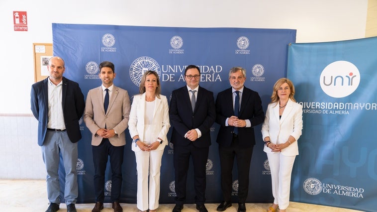 Roquetas clausura un nuevo Curso de Mayores de la Universidad de Almería