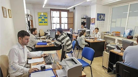 La Mojonera aprueba las bases para dos plazas de Peón de Oficios Varios