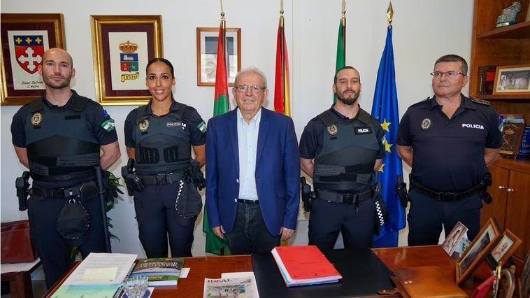 Antonio Bonilla da la bienvenida a nuevos agentes de Policía Local