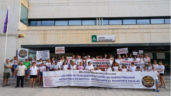 Movilización de la comunidad escolar para la construcción urgente del tercer instituto en Vícar