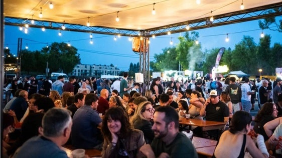 Roquetas acoge la I edición de la Noche del Comercio