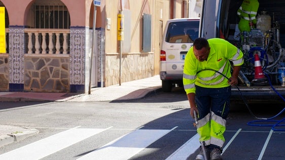 Roquetas renueva más de 36 calles en el primer año del Segundo Plan de Asfaltado