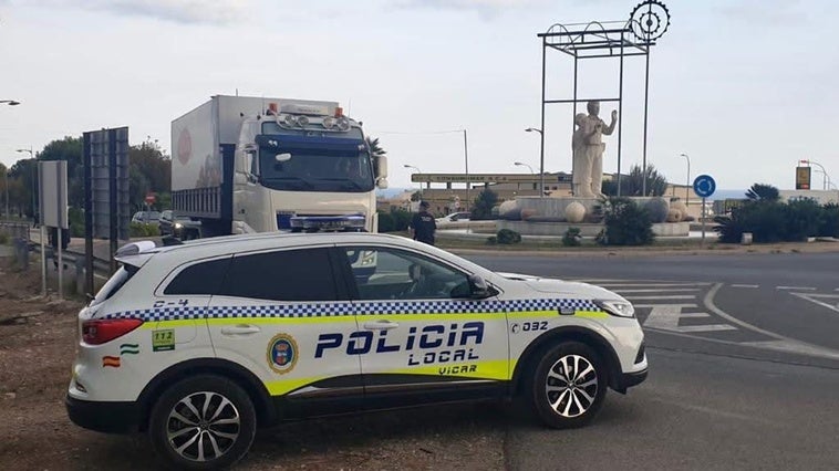 La Policía Local de Vícar detiene a un hombre en plena agresión con arma blanca en Vícar
