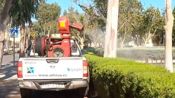 Roquetas va a por los mosquitos en El Solanillo con fumigación y control