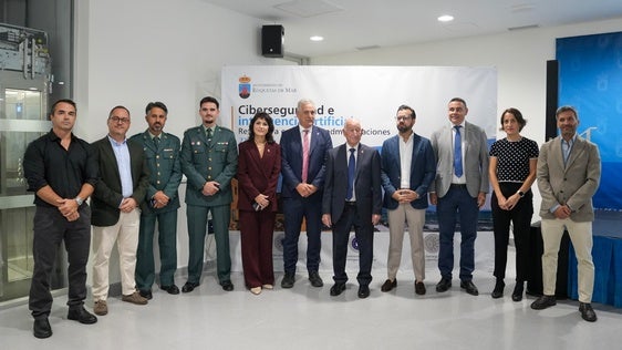 Roquetas realiza una jornada con expertos en ciberseguridad que abordan los desafíos de empresas y administraciones públicas