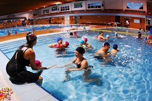 Deportes estudia crear una Escuela Municipal de Natación