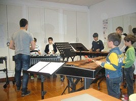 La Escuela de Música de Roquetas acogió un curso de percusión
