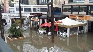 Las fuertes lluvias generaron numerosos problemas en Roquetas y Aguadulce