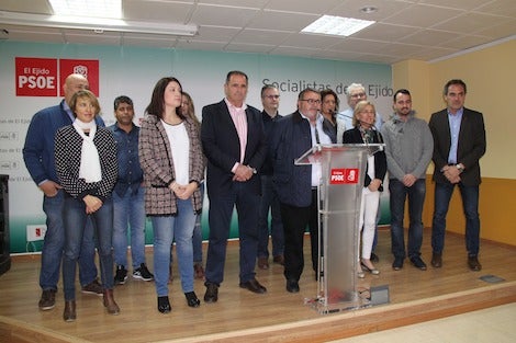 Las agrupaciones socialistas del Poniente apoyan el paro agrario de mañana