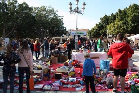 Posidonia destinará el dinero de su mercadillo solidario a los refugiados de Lesbos