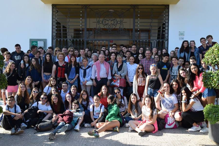 Alumnos franceses de St. Sylvain D’Anjou visitan Vícar de intercambio