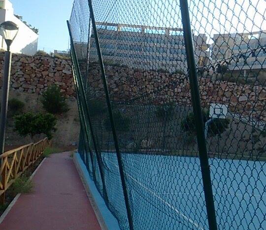 Vecinos de Las Colinas denuncian carencias e incumplimientos en el parque del barrio