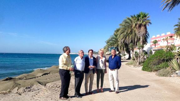 Costas comienza las labores de recuperación de la playa de La Ventilla