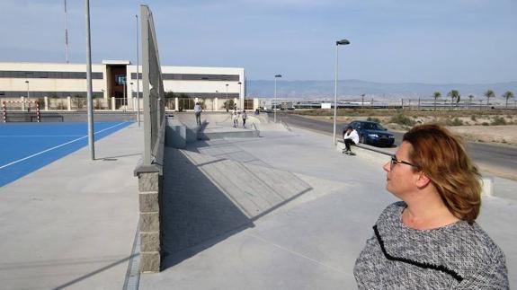 Las pistas deportivas abiertas de Las Marinas ya están llenas pese a no estar abiertas oficialmente