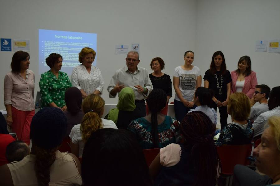 Una veintena de desempleados en el curso de Manipulador de Alimentos de Alto Riesgo
