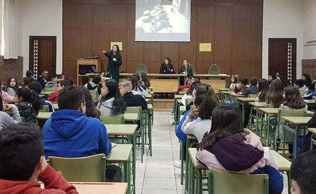 Un momento de la charla.