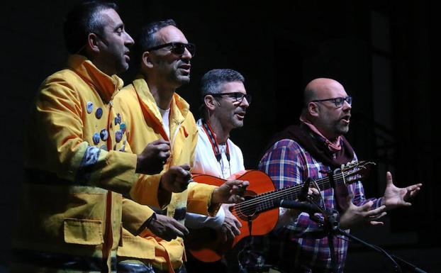 Imagen principal - 'Brigada amarilla, agüita con nojotros', 'Los carnívales' y 'Las cachivache'.