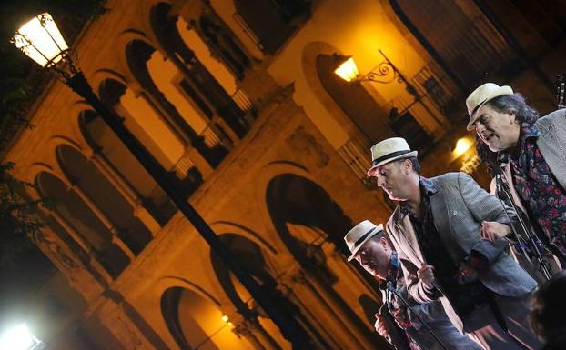 La chirigota del 'Selu'.