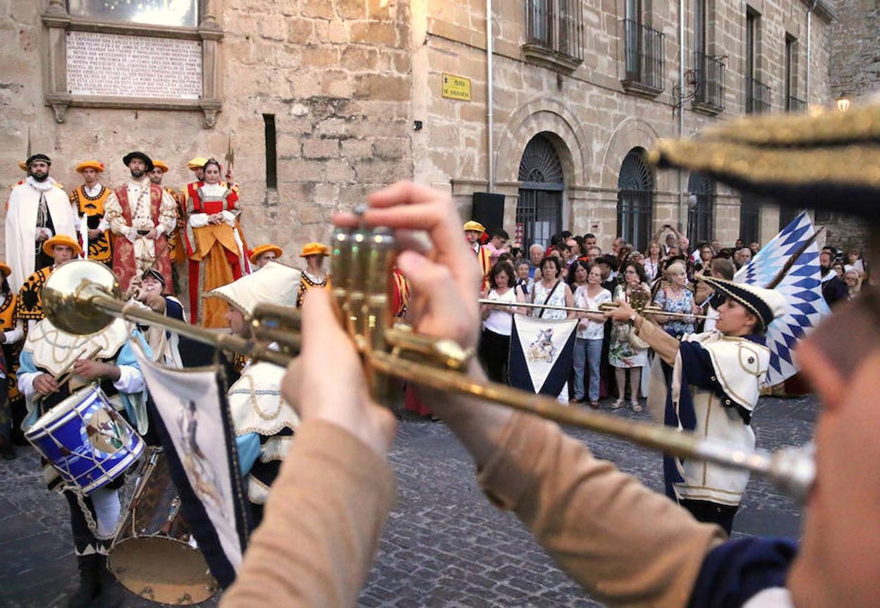 Recreación de la entrada a la ciudad del Emperador Carlos I de España y V de Alemania.