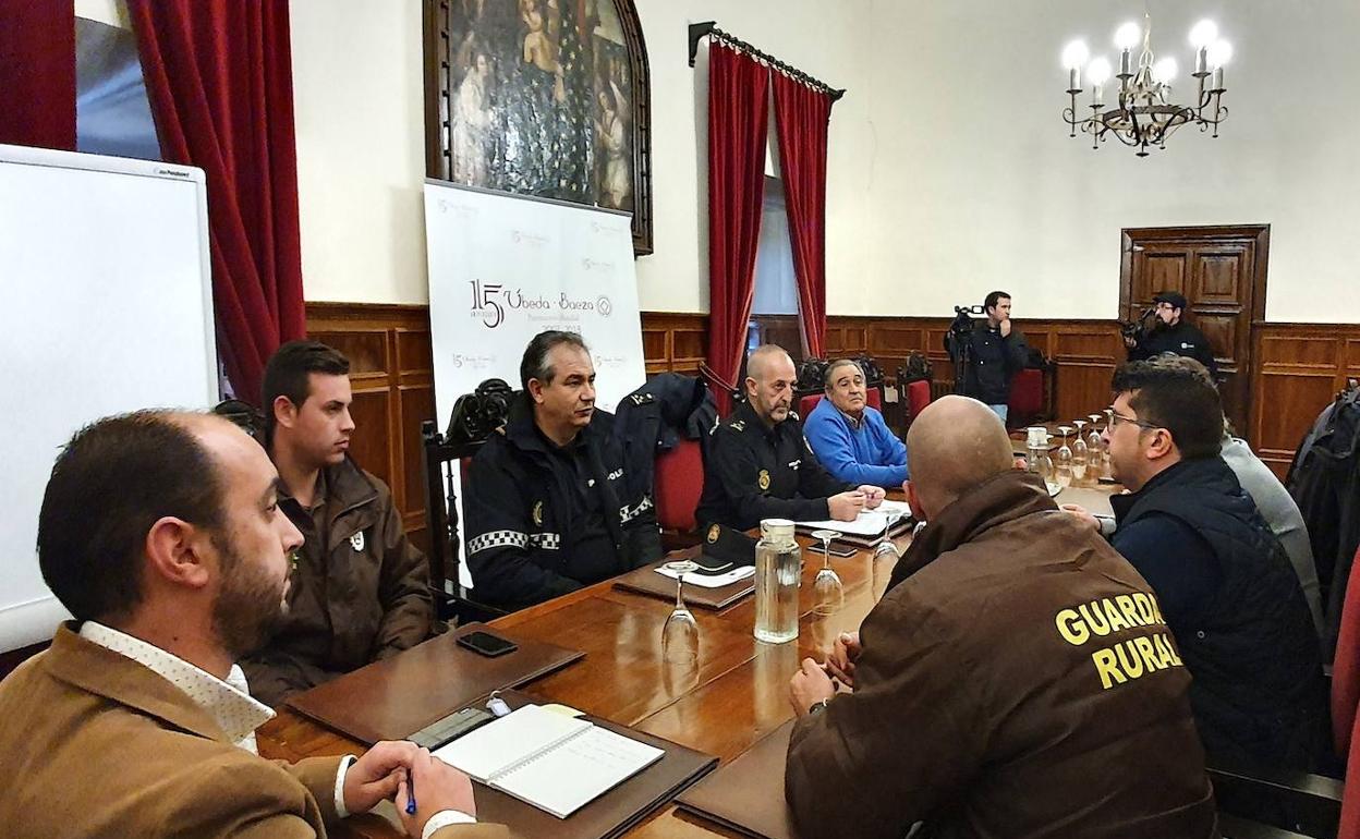 Coordinación para garantizar la seguridad durante la campaña de recolección de aceituna