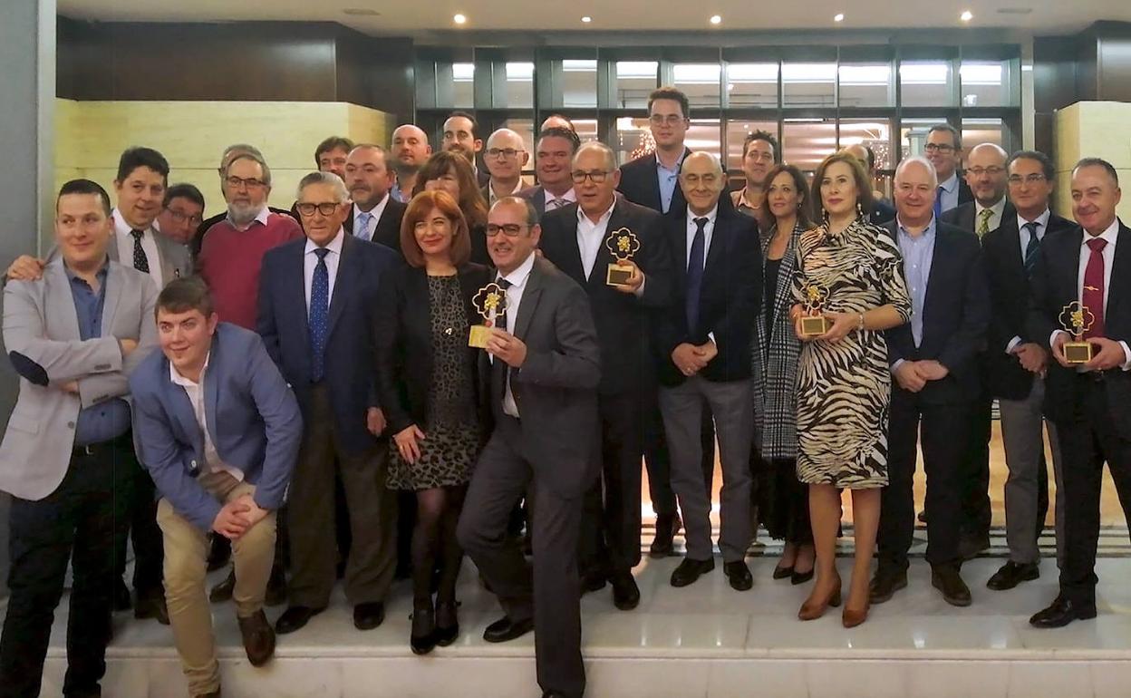 Foto de familia tras la entrega de premios.