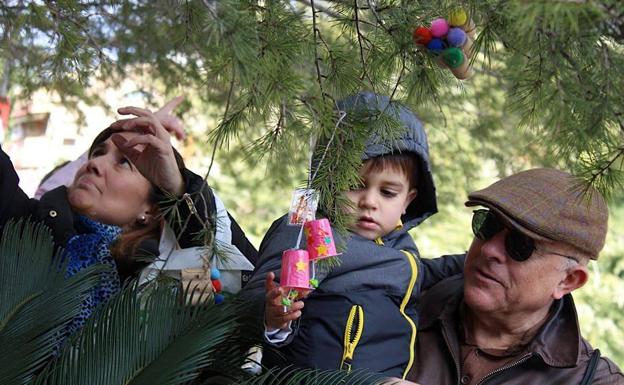 Imagen principal - Colocación de los adornos.