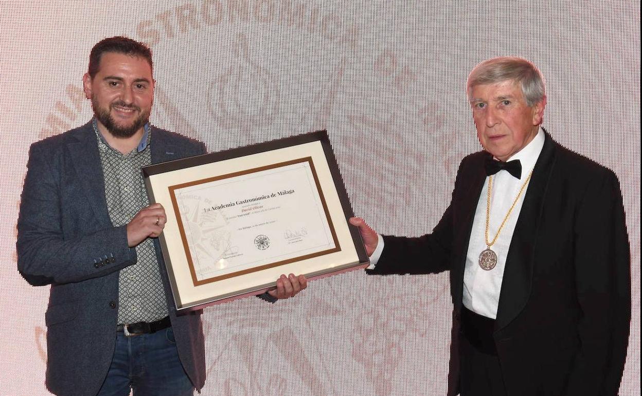 El chef ubetense David Olivas recibió el premio al mejor jefe de cocina en Málaga