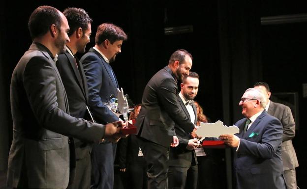 Imagen principal - Varios momentos de la gala.