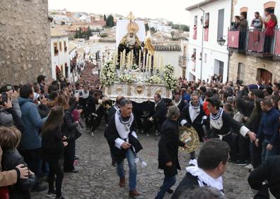 Imagen secundaria 1 - La Expiración, la Soledad y Jesús Nazareno.