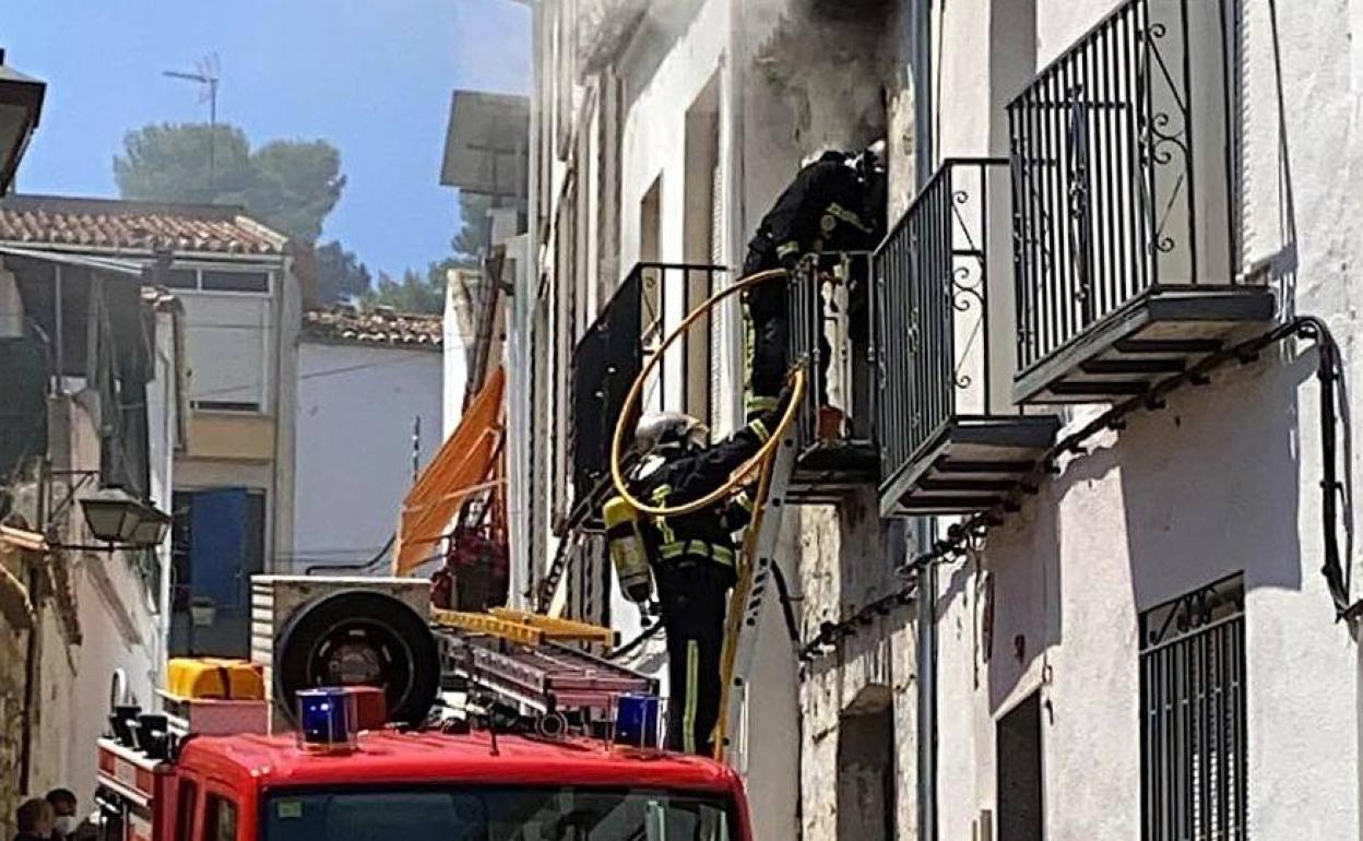 Incendio en una casa aparentemente abandonada de la cuesta Peraleda de Úbeda